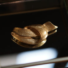 画像をギャラリービューアに読み込む, アンティーク ブローチ リボン