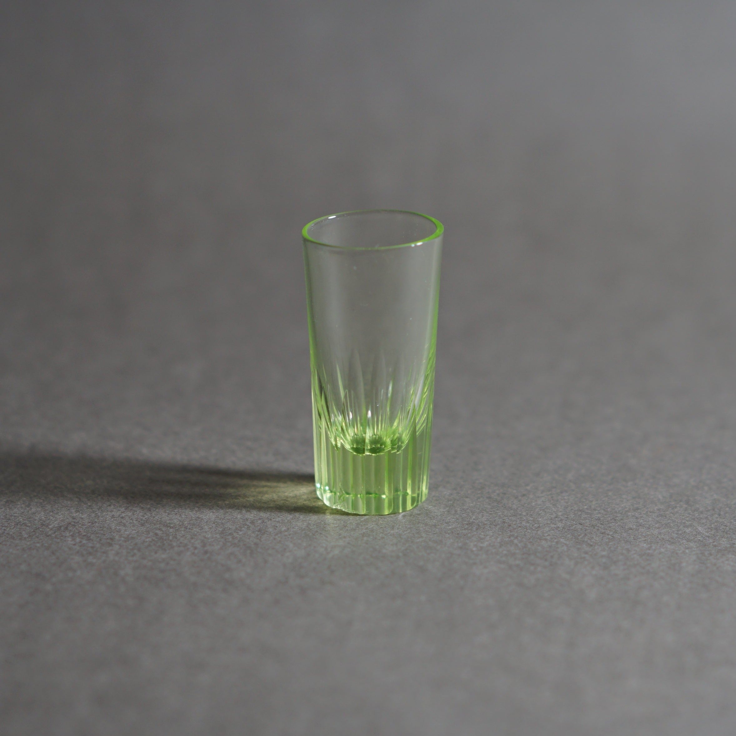 ウランガラス製 ショットグラス – onetique