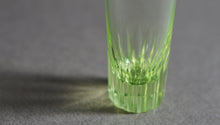画像をギャラリービューアに読み込む, ウランガラス製 ショットグラス