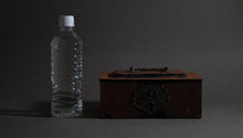 画像をギャラリービューアに読み込む, 【SWAN BRAND】アンティーク手提げ金庫
