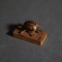 画像をギャラリービューアに読み込む, カメの置物 宮島 ゆらゆら