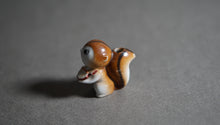 画像をギャラリービューアに読み込む, 【西日本銀行】リス 置物