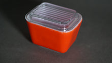 画像をギャラリービューアに読み込む, 【OLD PYREX】レフリジレーター 蓋付き(オレンジレッド)