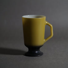 画像をギャラリービューアに読み込む, 【Fire-King】 フッテッドマグ 鶯色