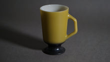 画像をギャラリービューアに読み込む, 【Fire-King】 フッテッドマグ 鶯色