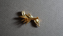 画像をギャラリービューアに読み込む, アンティーク ブローチ リーフ