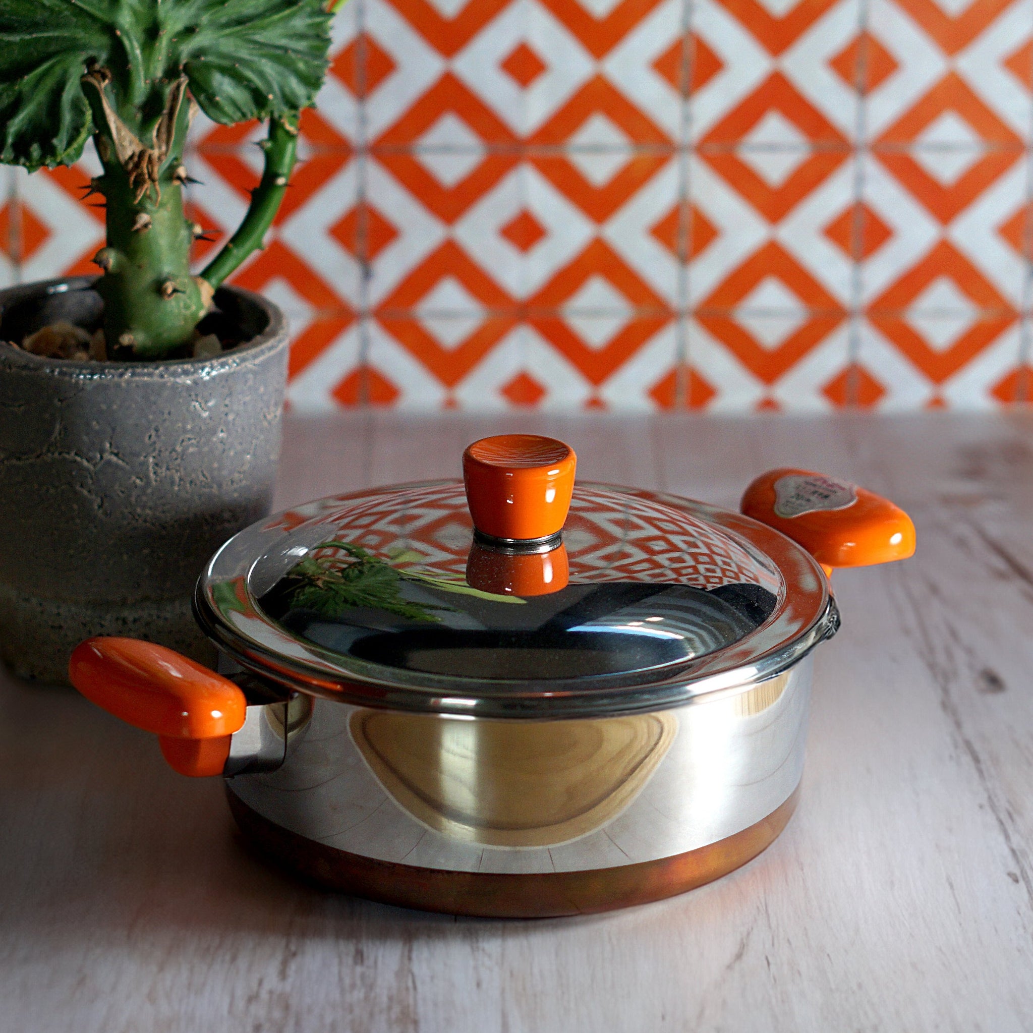 レトロ アルミ両手鍋 18cm アルカラーステン オレンジ 未使用 HONNY COOK】ステンレス 両手鍋 – onetique