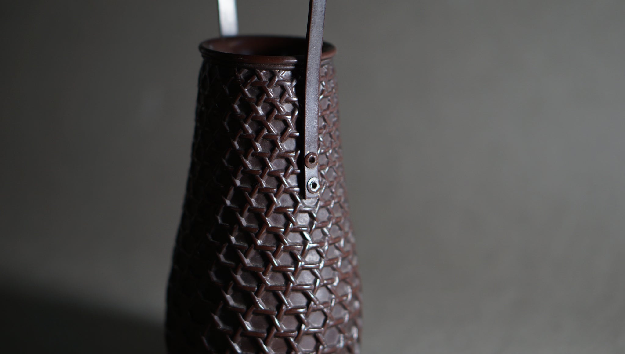 網代花器 瑞峰作 鋳金製 – onetique